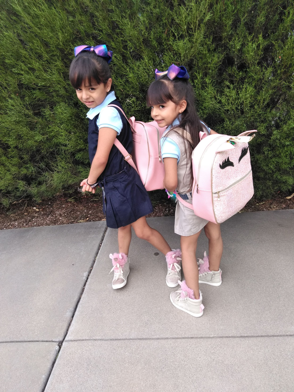 Regreso a clases, Annyeliz y Anneyliz